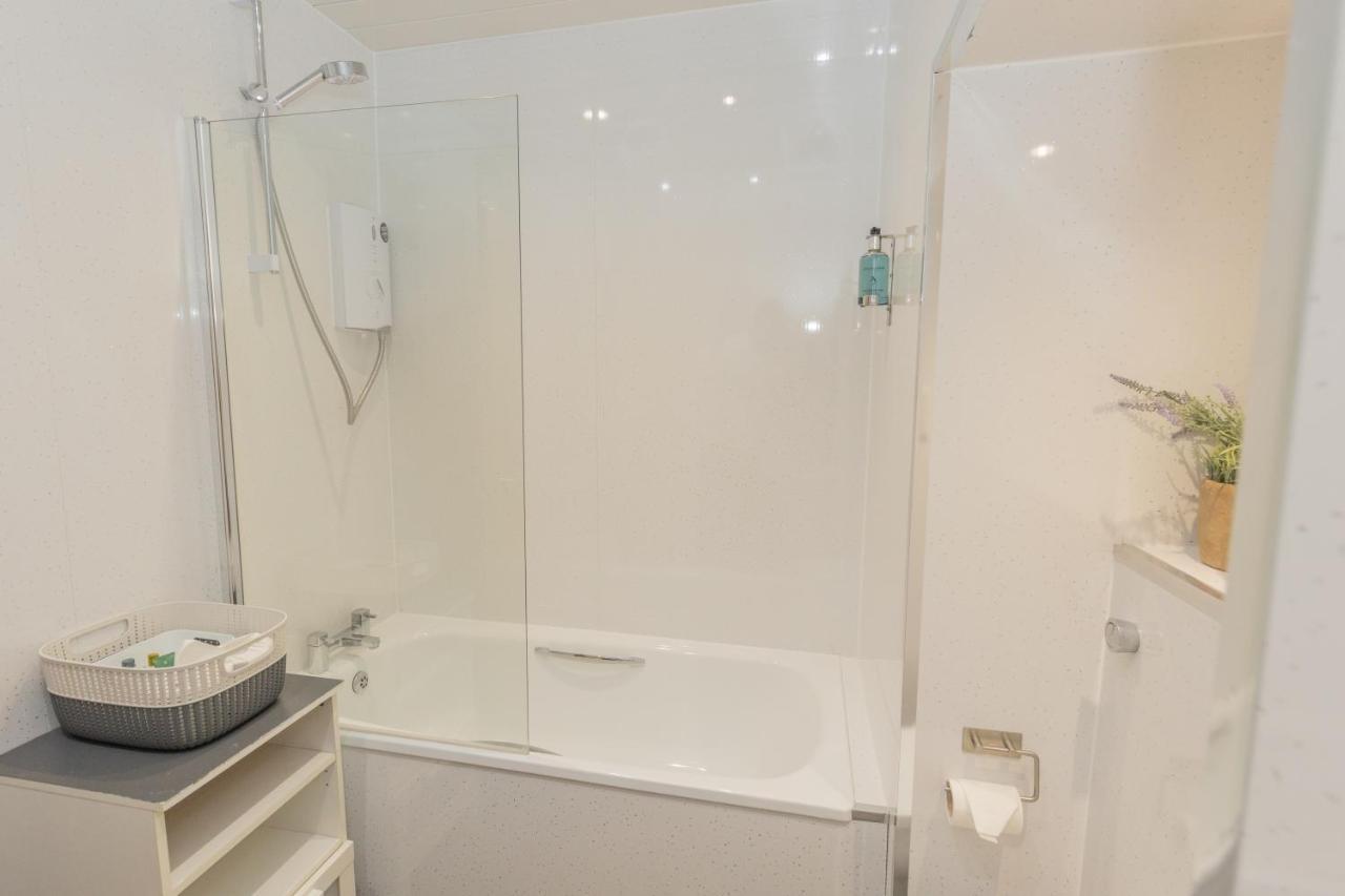 New 3-Bedroom Apartment Close To City Centre EDI Buitenkant foto