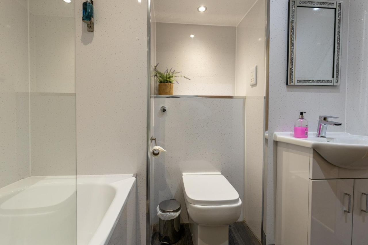 New 3-Bedroom Apartment Close To City Centre EDI Buitenkant foto