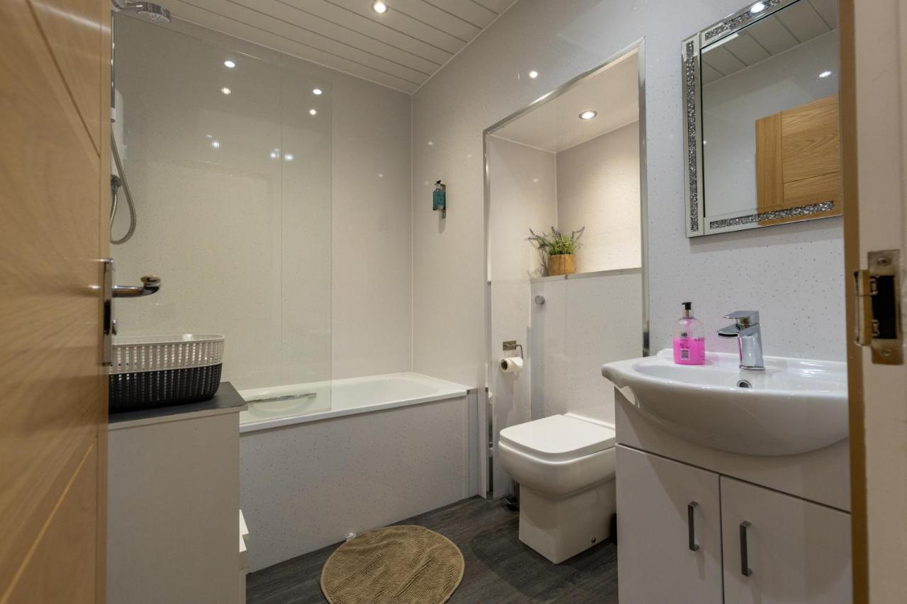 New 3-Bedroom Apartment Close To City Centre EDI Buitenkant foto